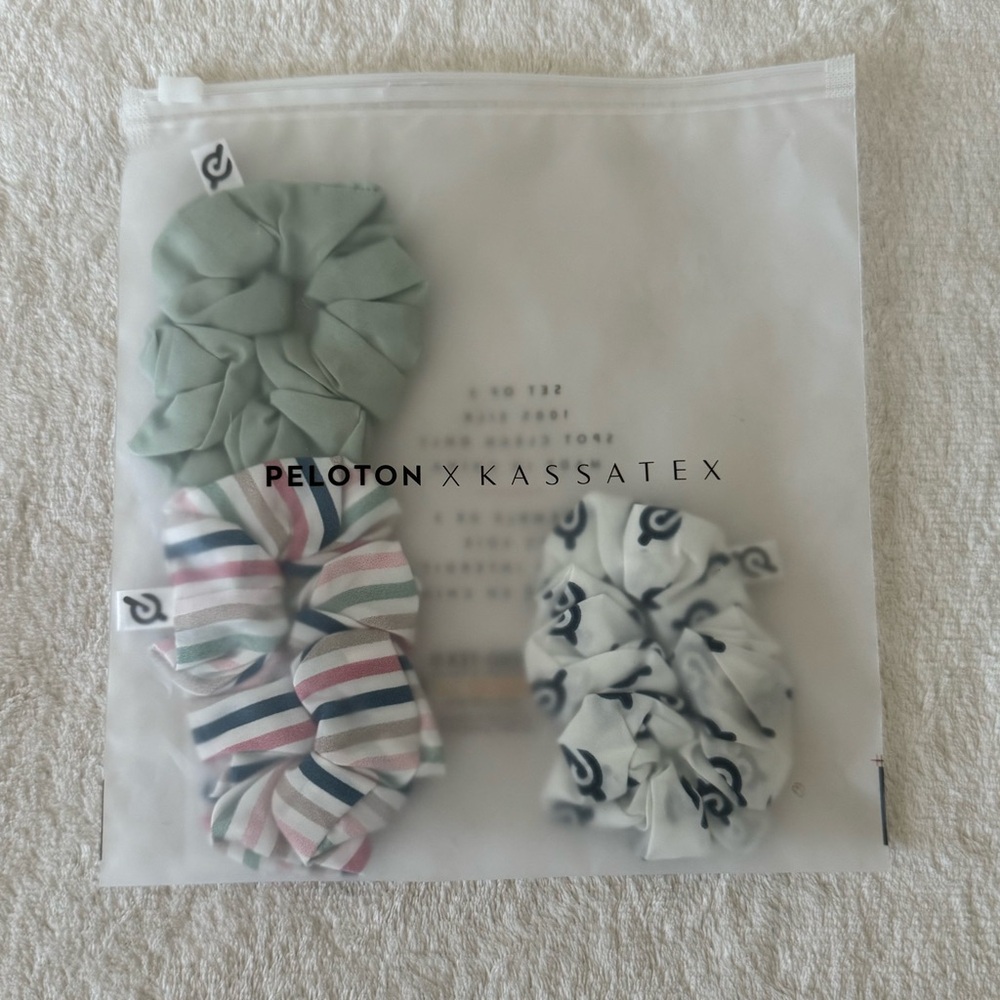 NWT Peloton x Kassatex 3-piece Spring Scrunchie Set